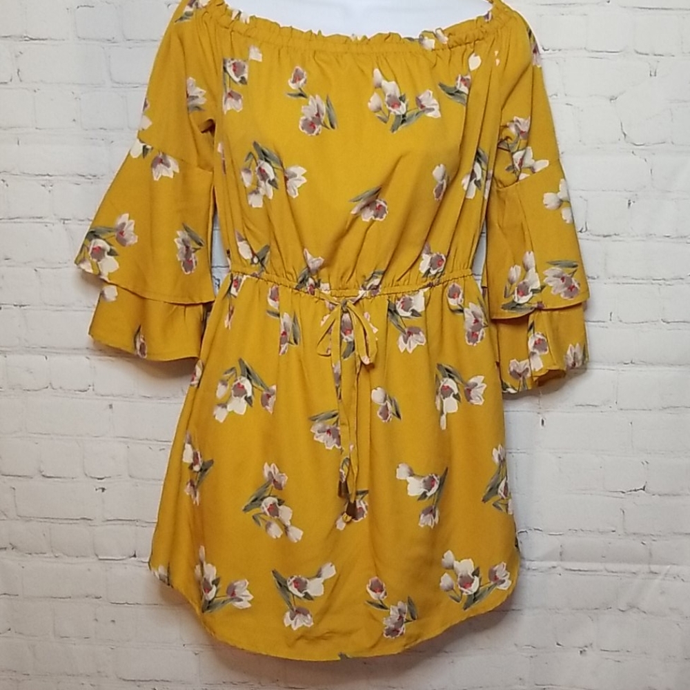 Yellow Off Shoulder Floral Yellow Mini Dress Size M